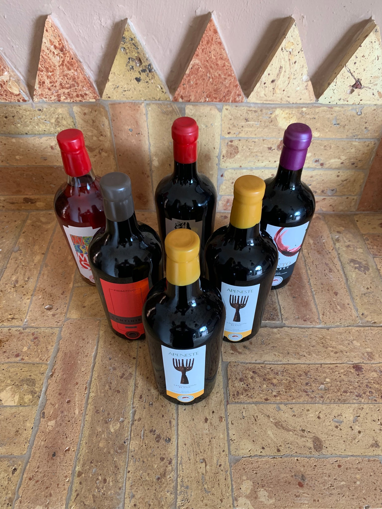 Mixed case of 6 bottles incl 2x Apeneste - Organic Status