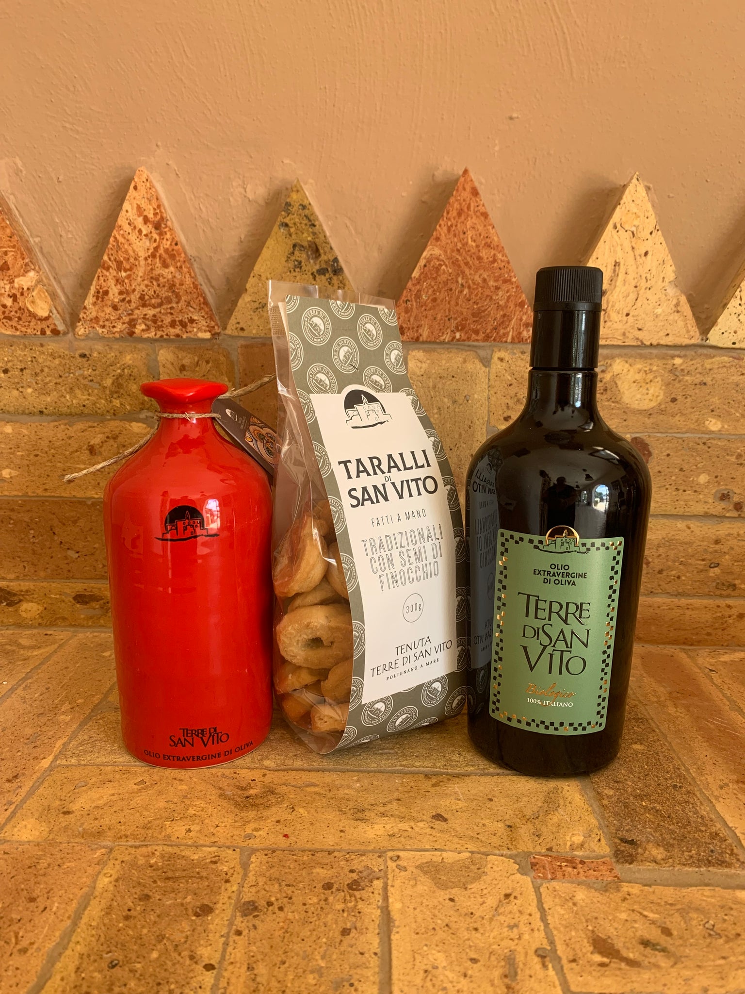 Red terracotta jar – extra virgin olive oil